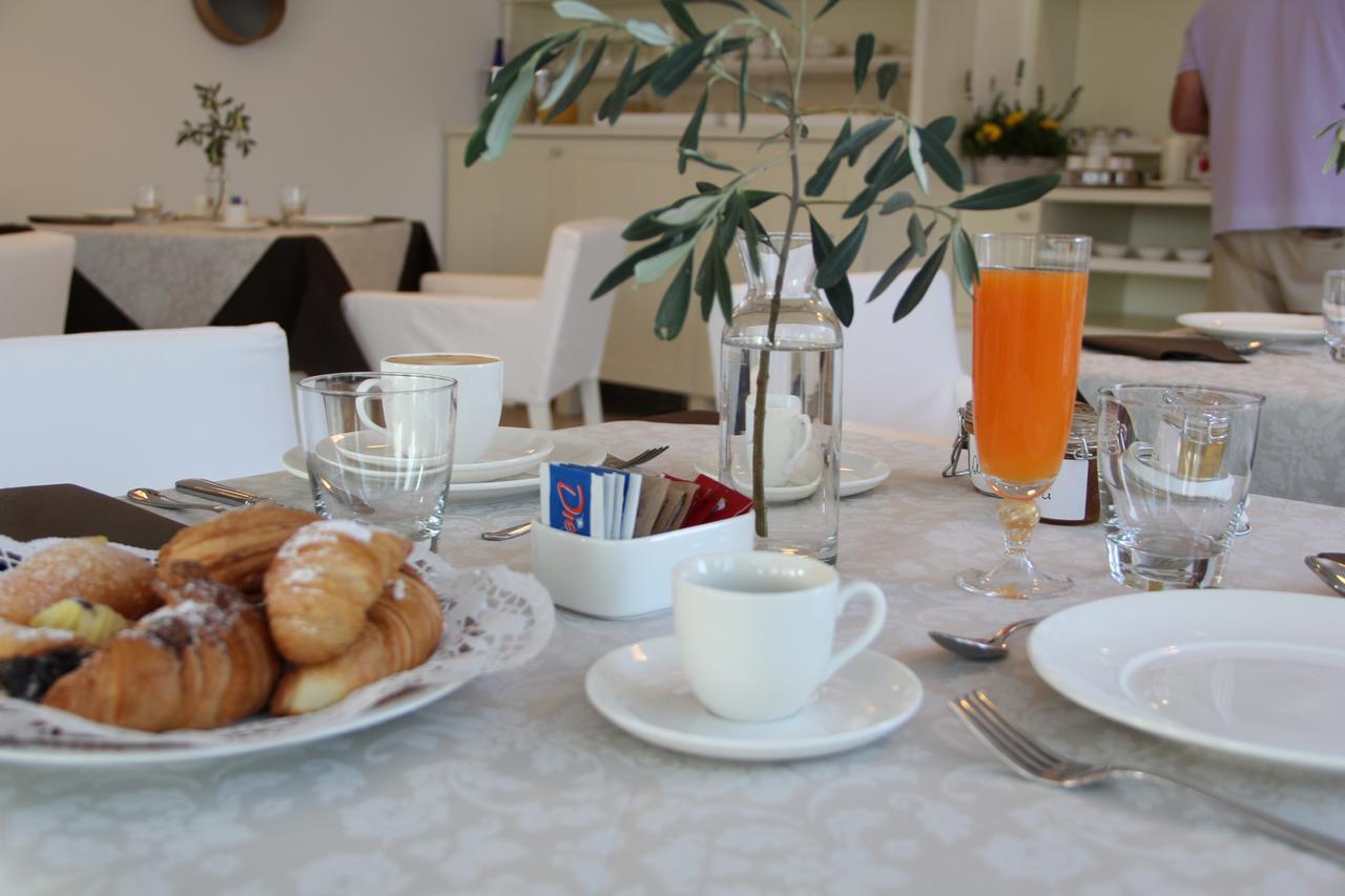Relais Lali' Pension Mottola Buitenkant foto